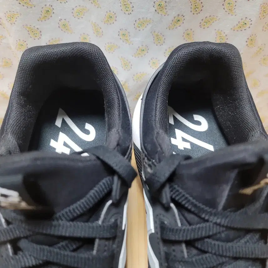 [BUNJANG] New Balance 247 Manticore Black White Sneakers / 뉴발란스 247 운동화 270