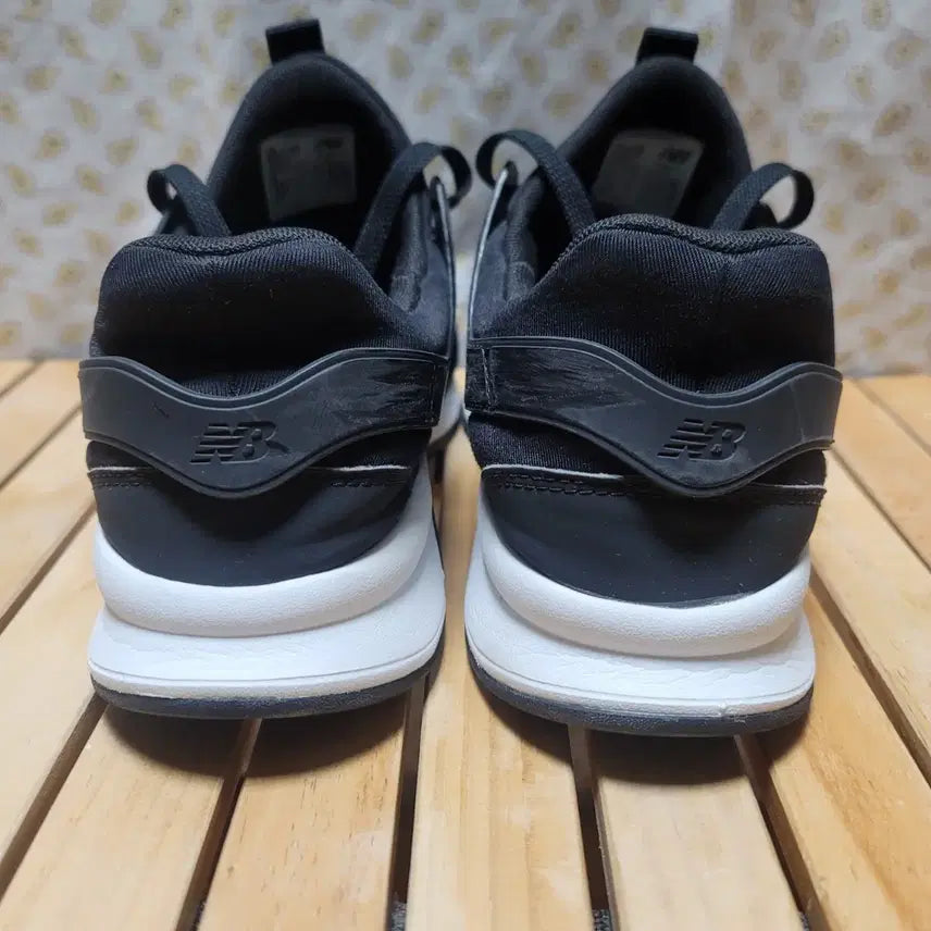 [BUNJANG] New Balance 247 Manticore Black White Sneakers / 뉴발란스 247 운동화 270