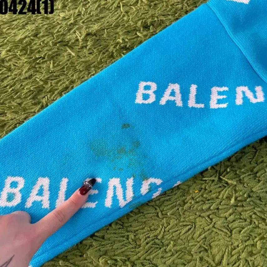 [BUNJANG] Balenciaga Logo Pattern Blue Knit Sweater / 발렌시아가 로고 패턴 블루 니트 오염다수