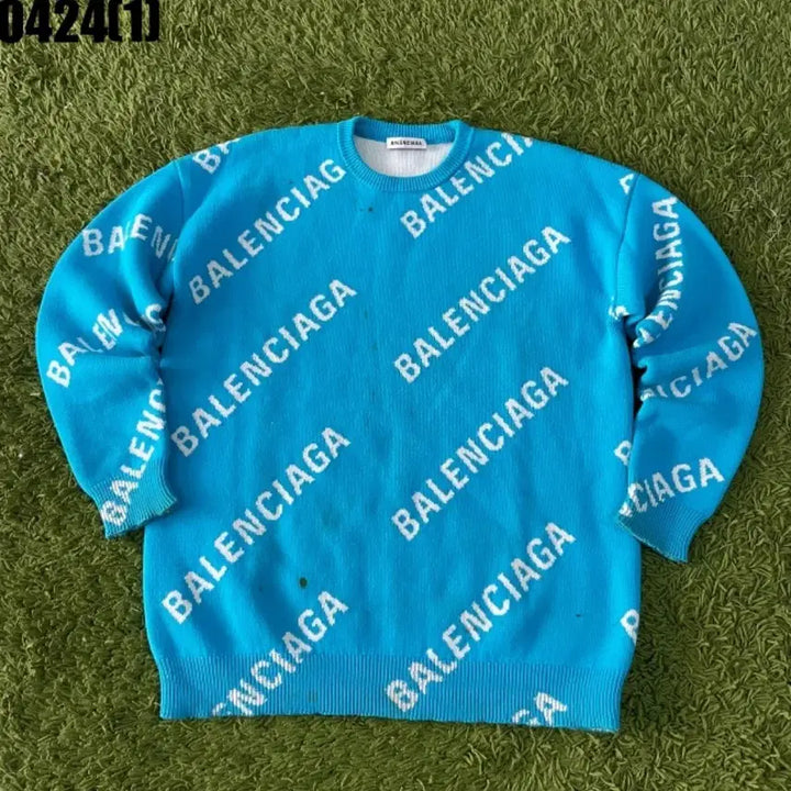 [BUNJANG] Balenciaga Logo Pattern Blue Knit Sweater / 발렌시아가 로고 패턴 블루 니트 오염다수