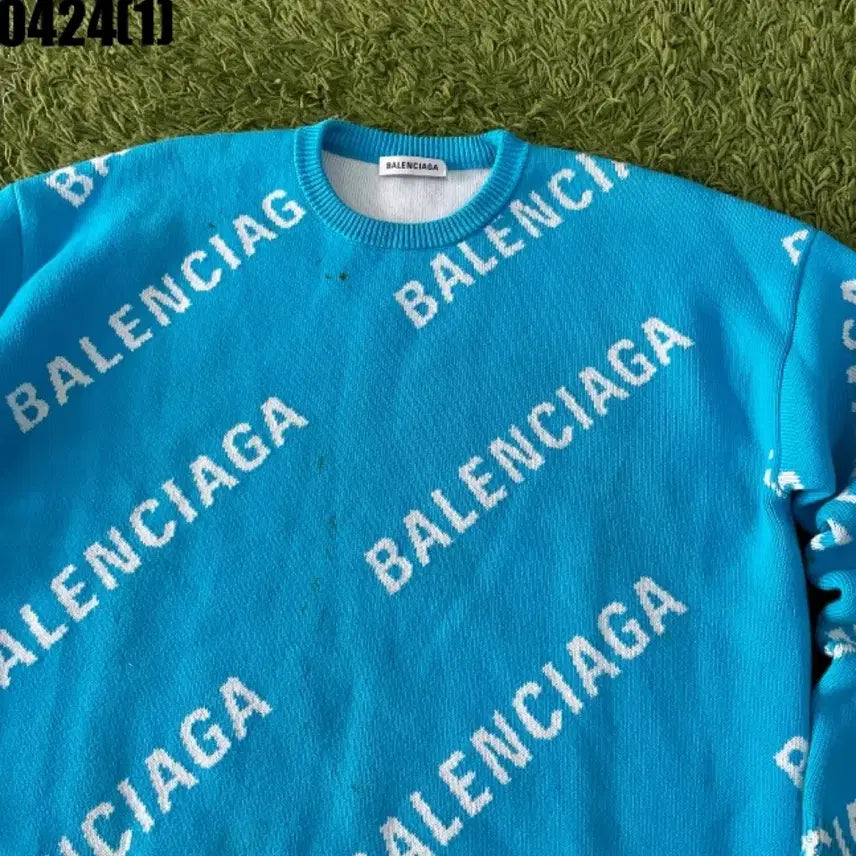 [BUNJANG] Balenciaga Logo Pattern Blue Knit Sweater / 발렌시아가 로고 패턴 블루 니트 오염다수