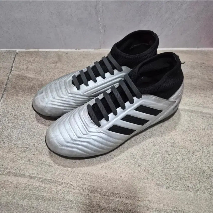 [BUNJANG] Adidas Futsal Shoes / [235-240] 아디다스 풋살화
