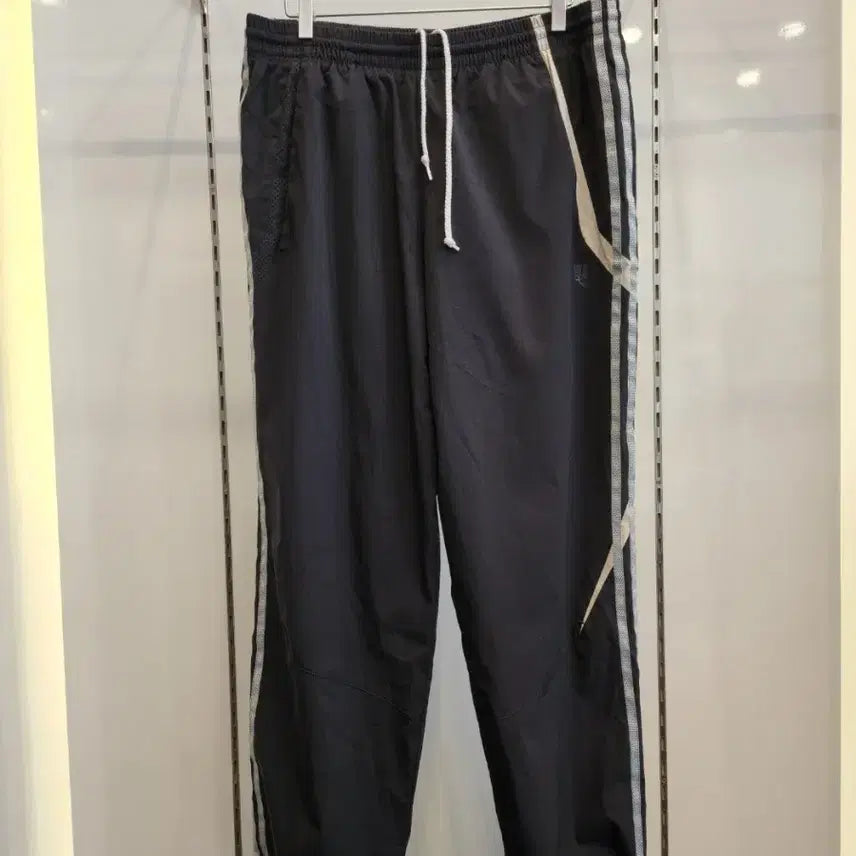 [BUNJANG] Adidas Three-Stripe Training Pants Black / 아디다스 삼선 트레이닝 바지 블랙100
