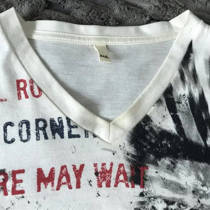 [SOLD OUT] 일본빈티지 펑크 갸루 브이넥 슬림핏 반팔티