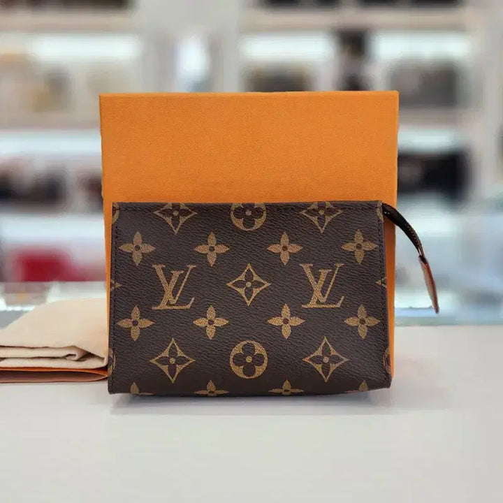 [BUNJANG] Louis Vuitton Pochette Toilette 15 Clutch M47546 / 루이비통 포쉐트 토일렛 15 클러치 M47546