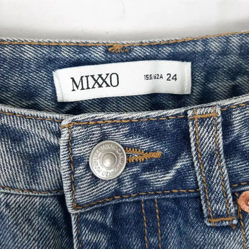 [BUNJANG] MIXXO Straight Fit Jeans 24 / 미쏘 일자핏 청바지 24