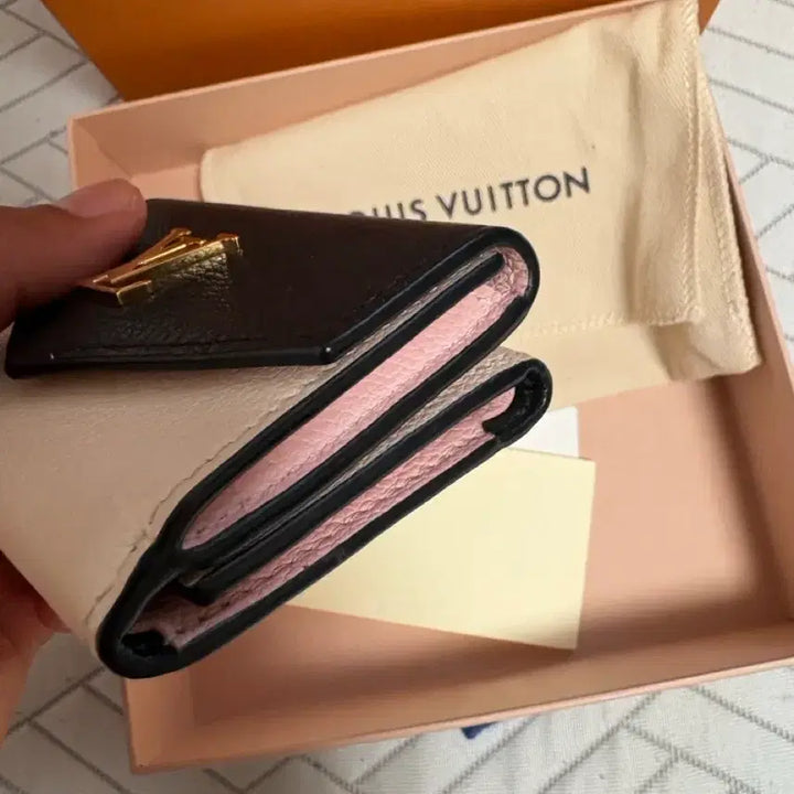 [SOLD OUT] 루이비통 락미 반지갑