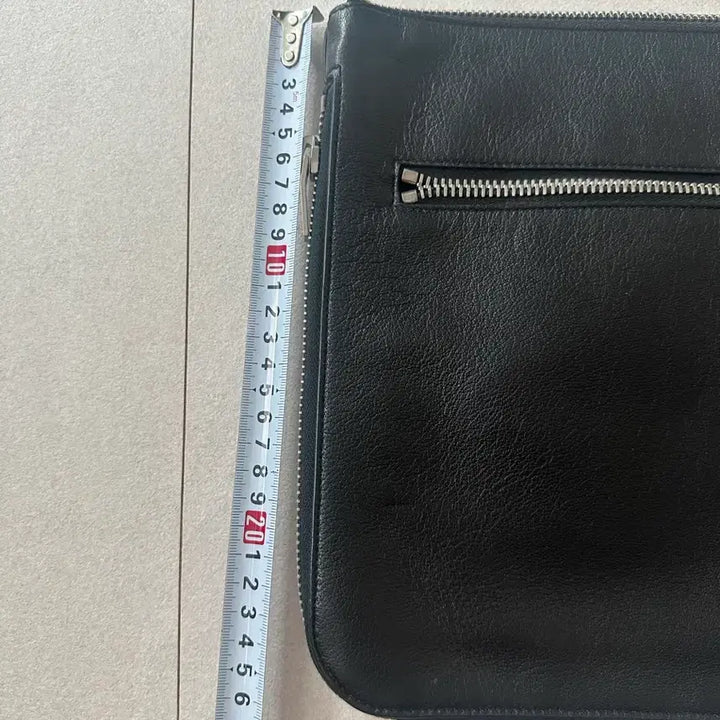 [SOLD OUT] 생로랑 남성 클러치 판매합니다