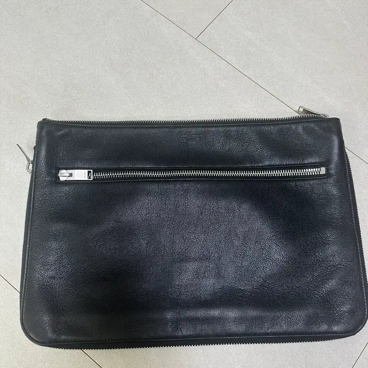[SOLD OUT] 생로랑 남성 클러치 판매합니다