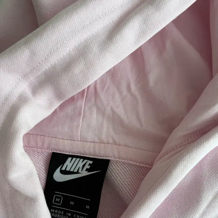 [BUNJANG] Nike Swoosh Crop Hoodie Baby Pink / M) 나이키 스우시 크롭 후드 티셔츠 베이비핑크