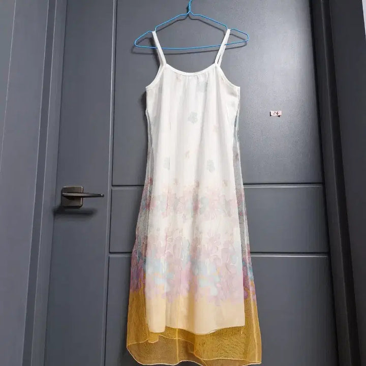 [BUNJANG] Floral Print Layered Slip Dress / 플라워 프린트 레이어드 슬립. 4455.     84