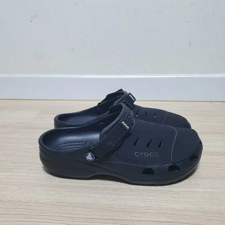 [SOLD OUT] 크록스 유콘 슬리퍼 265