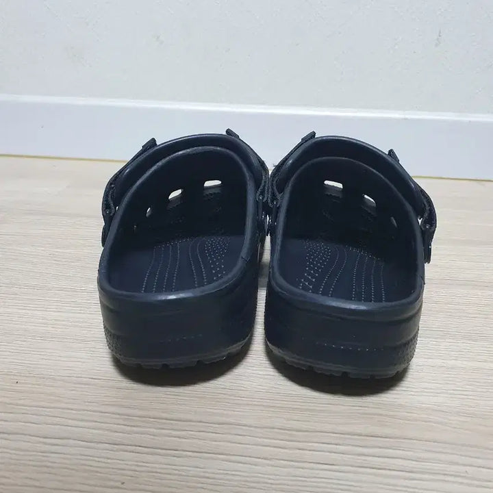 [SOLD OUT] 크록스 유콘 슬리퍼 265