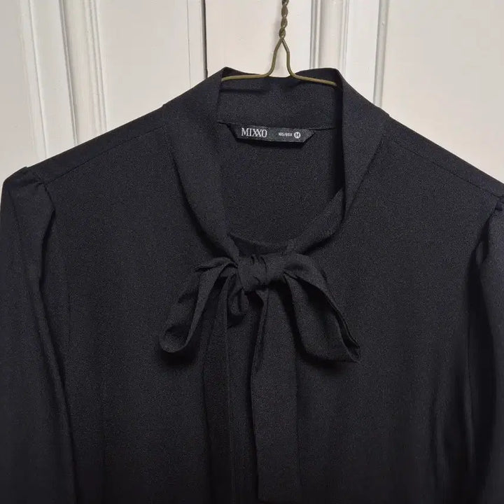 [BUNJANG] MIXXO 미쏘 리본 블라우스 / MIXXO 미쏘 리본 블라우스