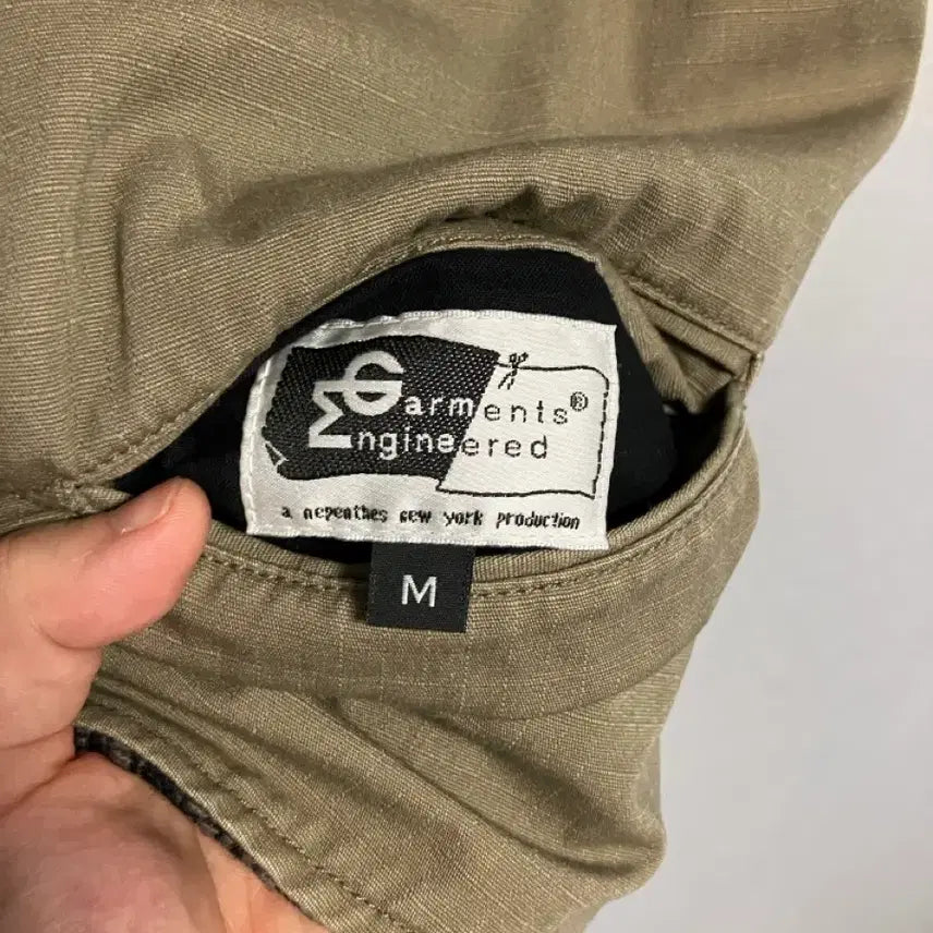 [SOLD OUT] 엔지니어드 가먼츠 베스트 M 카키