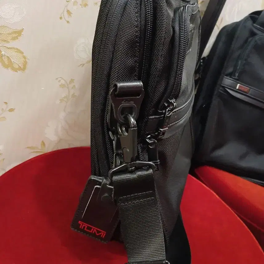 [BUNJANG] TUMI ALPHA 투미 알파 미디움 트래블 토트백 / TUMI ALPHA 투미 알파 미디움 트래블 토트백
