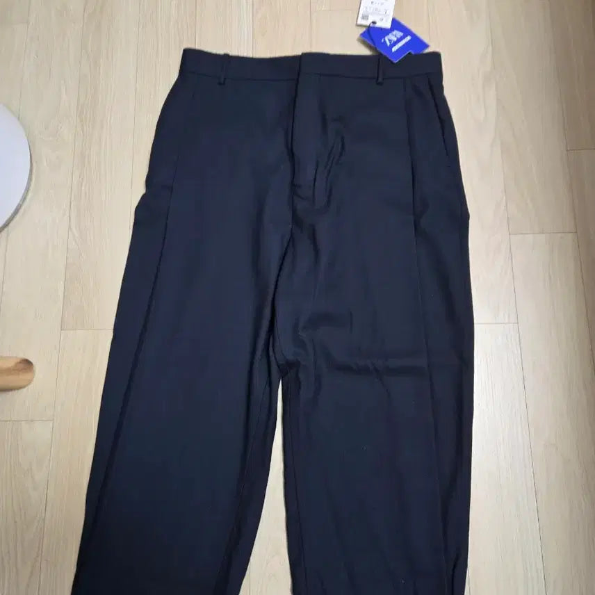 [SOLD OUT] 자라 아더에러 핀턱 트라우저 네이비