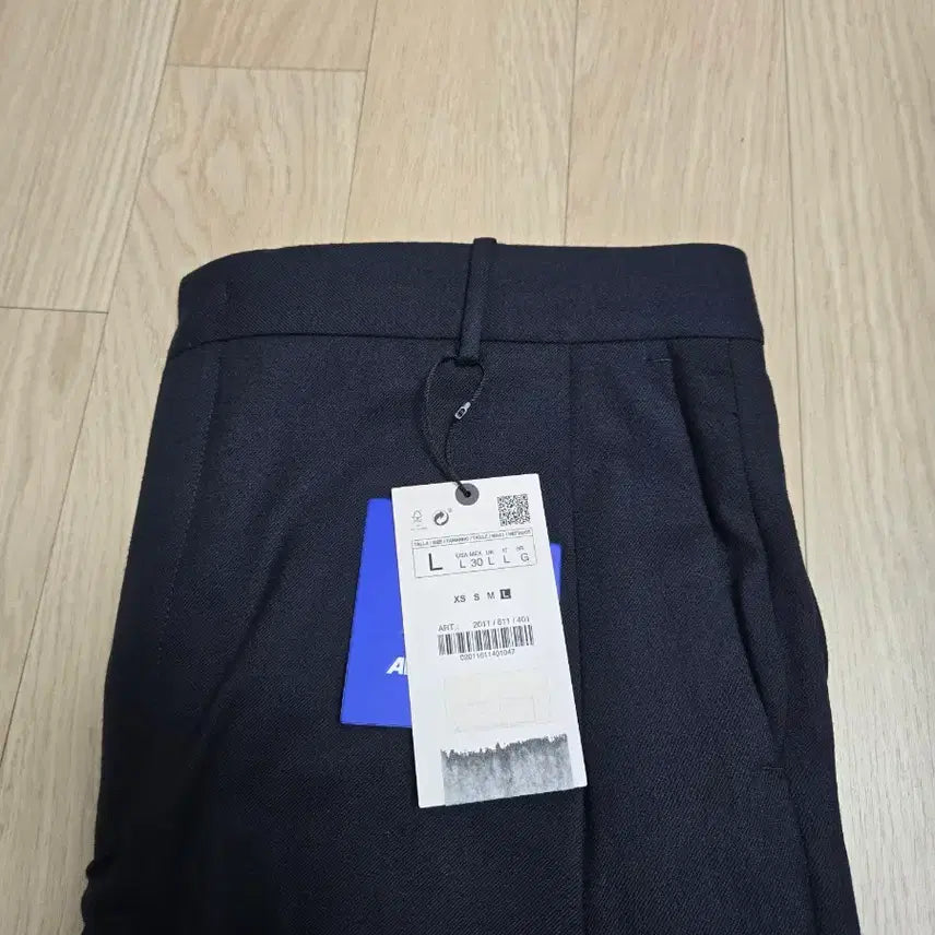 [SOLD OUT] 자라 아더에러 핀턱 트라우저 네이비