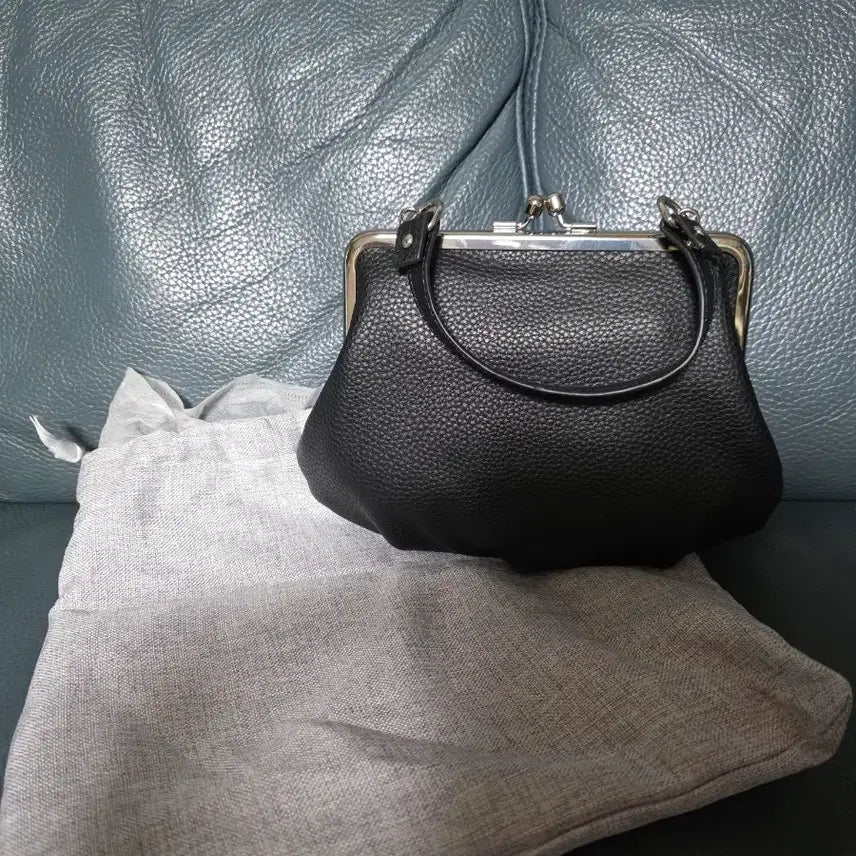[BUNJANG] Vivienne Westwood Black 2-Way Gagamguchi Bag / 비비안웨스트우드 2way 블랙 가마구치 백 (복조리백)