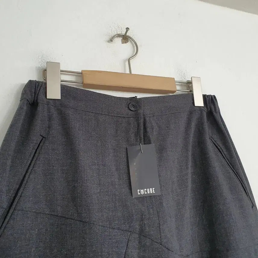 [SOLD OUT] cmcube 여성 미사용 그레이 배기핏 8부 바지 29-30