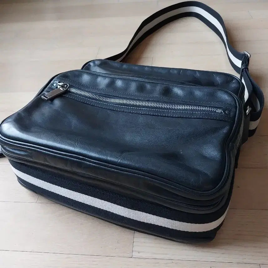 [SOLD OUT] Bally 발리 정품 블랙 레더 크로스백