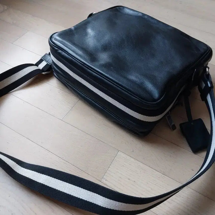 [SOLD OUT] Bally 발리 정품 블랙 레더 크로스백