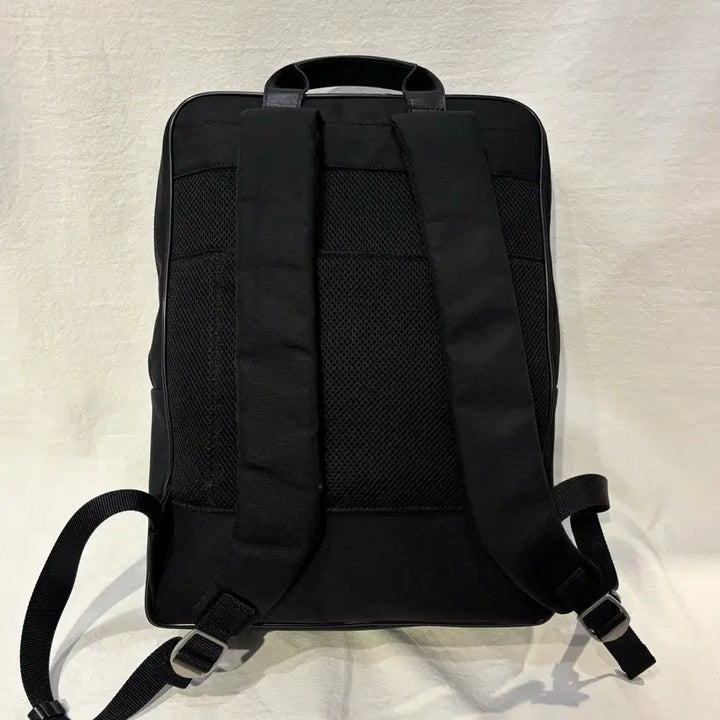 [SOLD OUT] 만다리나덕 백팩