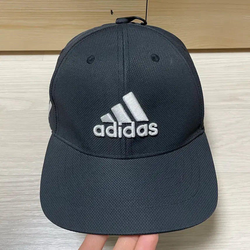 [BUNJANG] (새제품) 아디다스 골프웨어 볼캡 모자 블랙 / (새제품) 아디다스 골프웨어 볼캡 모자 블랙