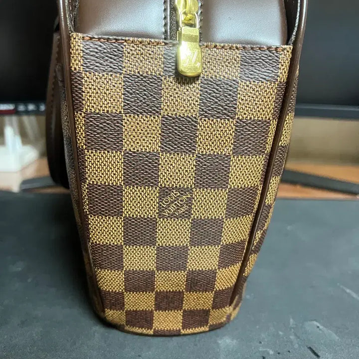 [BUNJANG] Louis Vuitton Damier Ebene Sa ria Horizontal Handbag / 루이비통 다미에 에벤 사리아 호리즌탈 핸드백 N51282