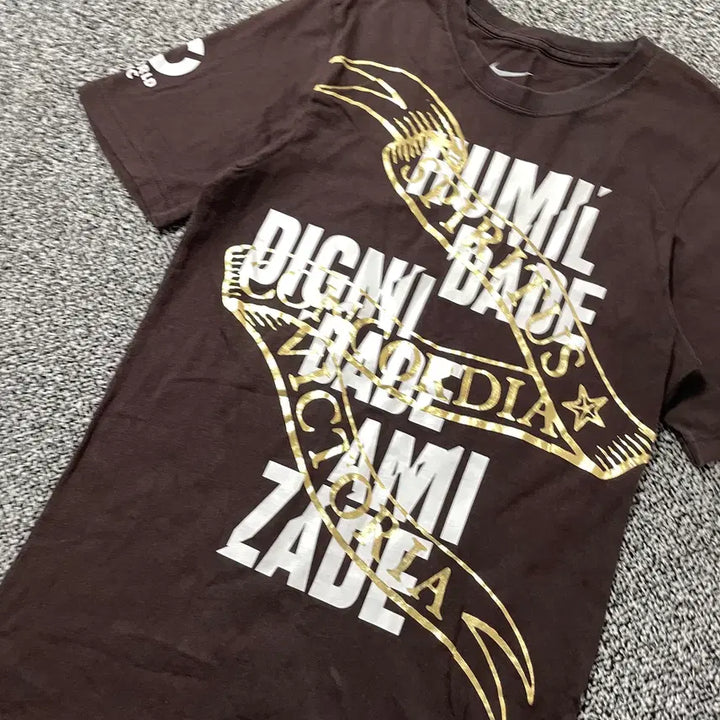 [BUNJANG] Nike Kobe Bryant Broken Not Beaten T-shirt / 빈티지9. 나이키 코비 브라이언트 브로큰 낫 비튼 반팔 티셔츠 펑크