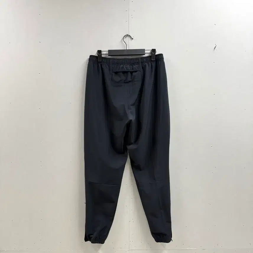 [SOLD OUT] 남성 L 85 / 나이키 에센셜 우븐 팬츠 블랙