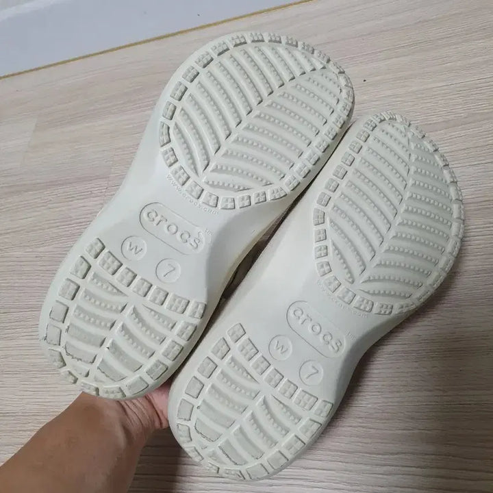 [BUNJANG] Crocs Classic Platform Sandals Slippers 240 / 크록스 클래식 플랫폼 샌들 슬리퍼 240