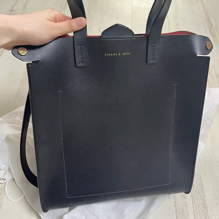 [BUNJANG] Charles &amp; Keith Black Tote Shoulder Bag / 찰스앤키스 블랙 토트백 숄더백