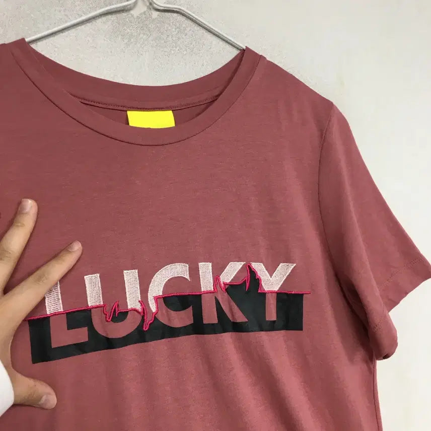 [BUNJANG] Lucky Chouette Lettering Short Sleeve T-shirt / 럭키슈에뜨 레터링 반팔 티셔츠 36