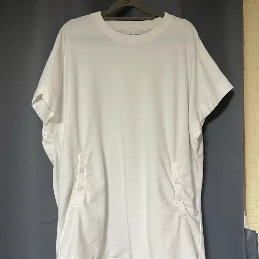 [BUNJANG] Willy Chavarria White Button Detail Short Sleeve T-shirt / [Willy Chavarria] 화이트 반팔 티셔츠