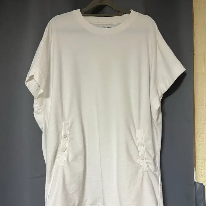 [BUNJANG] Willy Chavarria White Button Detail Short Sleeve T-shirt / [Willy Chavarria] 화이트 반팔 티셔츠