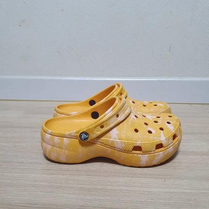 [BUNJANG] Crocs Classic Platform Sandals Slippers 240 / 크록스 클래식 플랫폼 샌들 슬리퍼 240