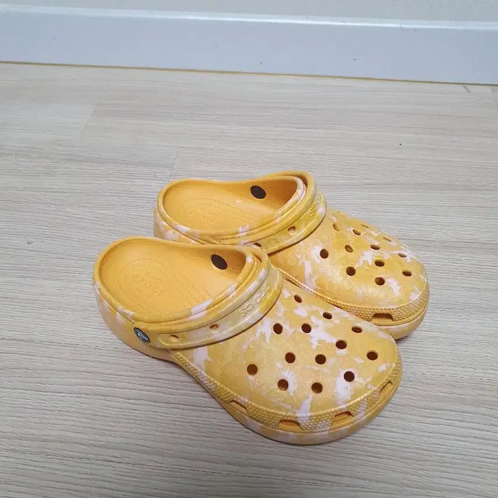 [BUNJANG] Crocs Classic Platform Sandals Slippers 240 / 크록스 클래식 플랫폼 샌들 슬리퍼 240