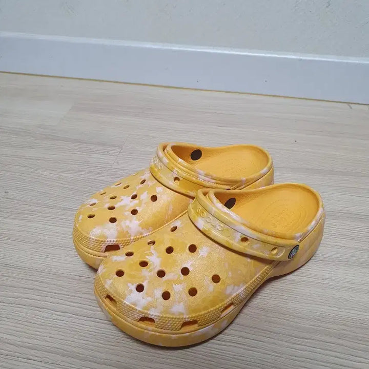 [BUNJANG] Crocs Classic Platform Sandals Slippers 240 / 크록스 클래식 플랫폼 샌들 슬리퍼 240