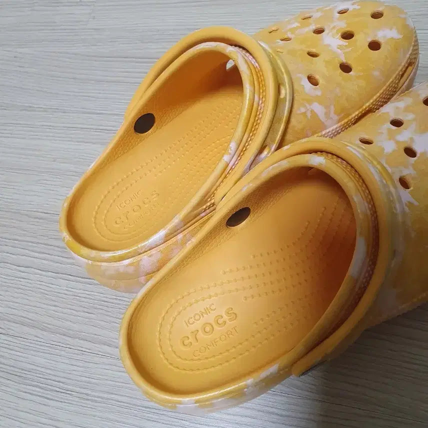 [BUNJANG] Crocs Classic Platform Sandals Slippers 240 / 크록스 클래식 플랫폼 샌들 슬리퍼 240