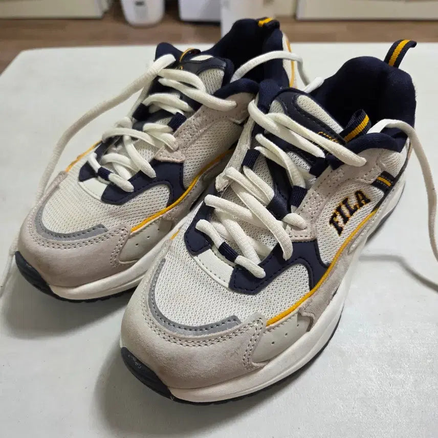 [SOLD OUT] 휠라 운동화 230
