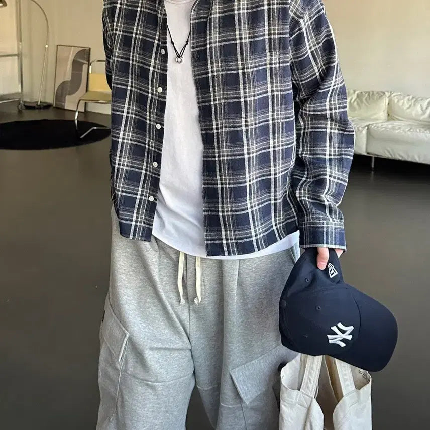 [BUNJANG] EEnus Navy Check Semi-Crop Shirt / EEnus 네이비 체크 세미크롭 셔츠 (FREE)