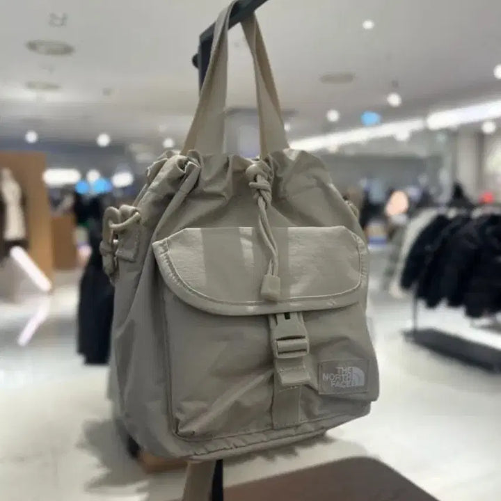 [BUNJANG] The North Face Drawstring Bucket Bag Ivory / (새제품) 노스페이스 드로우스트링 버킷백 아이보리