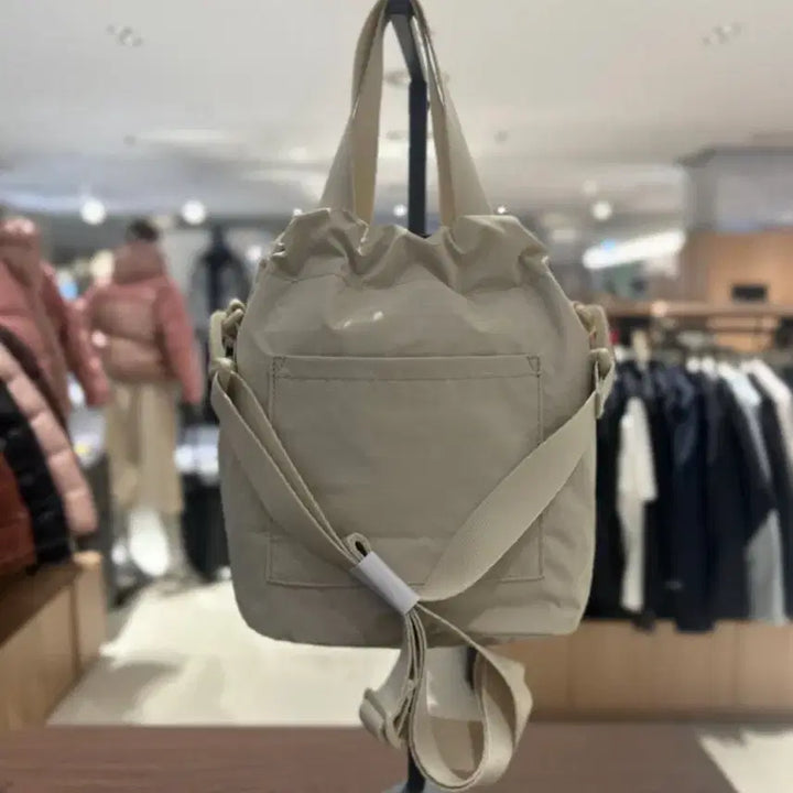 [BUNJANG] The North Face Drawstring Bucket Bag Ivory / (새제품) 노스페이스 드로우스트링 버킷백 아이보리
