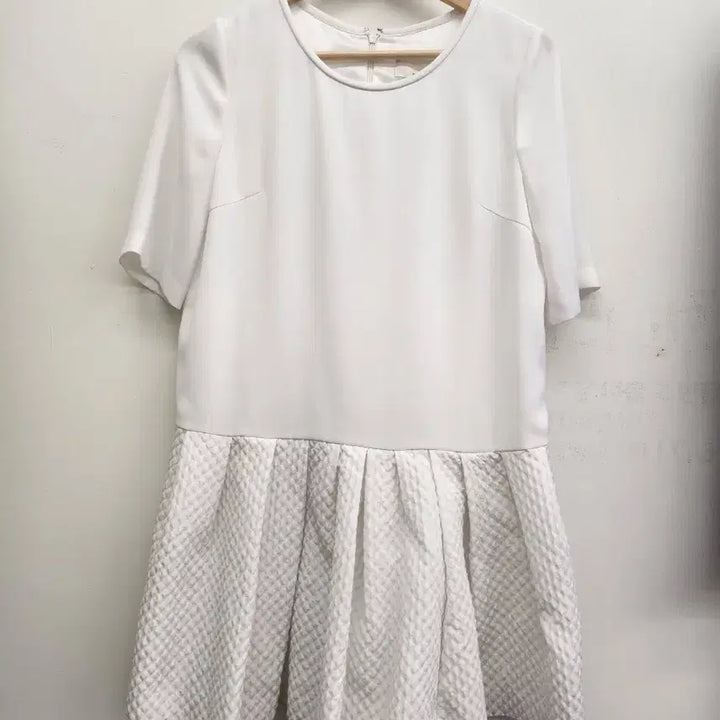 [BUNJANG] Reneyvon White Mini Dress / 레니본 화이트 원피스