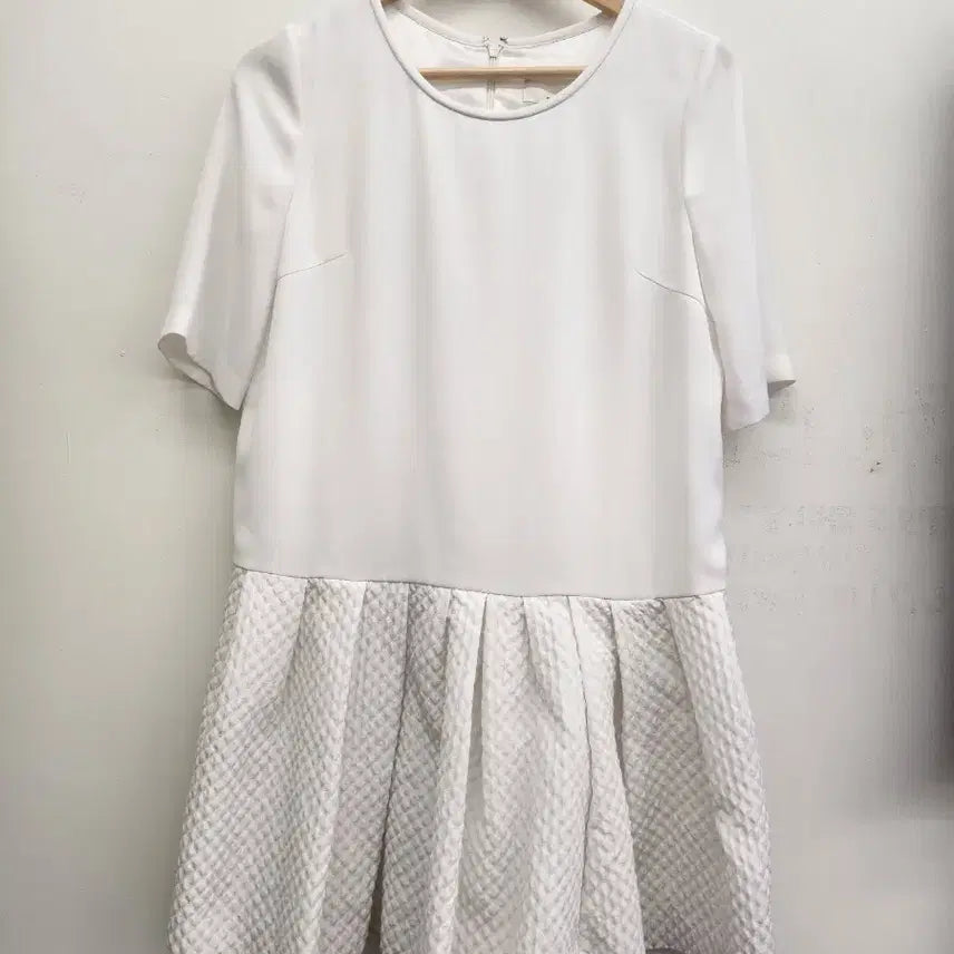 [BUNJANG] Reneyvon White Mini Dress / 레니본 화이트 원피스