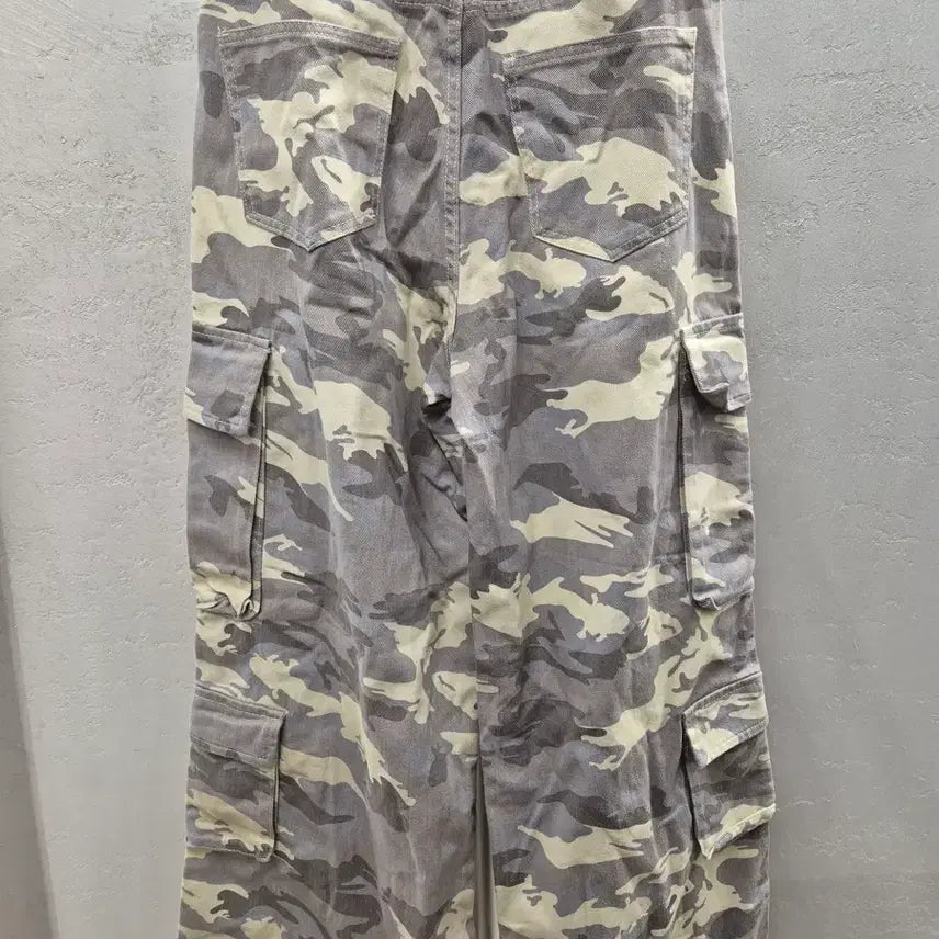 [SOLD OUT] And More 카모 카고 팬츠 M