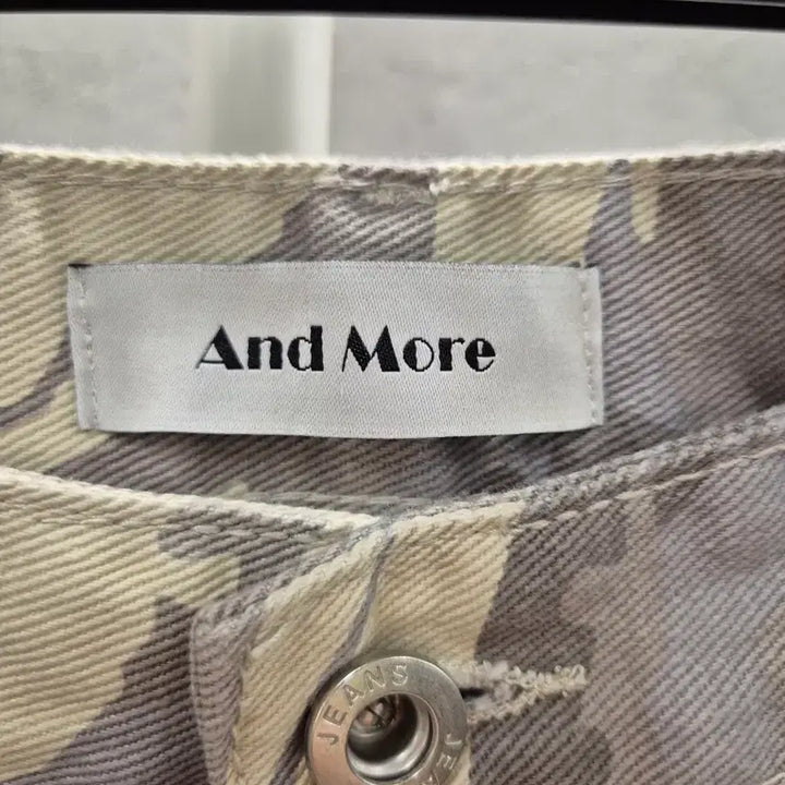[SOLD OUT] And More 카모 카고 팬츠 M
