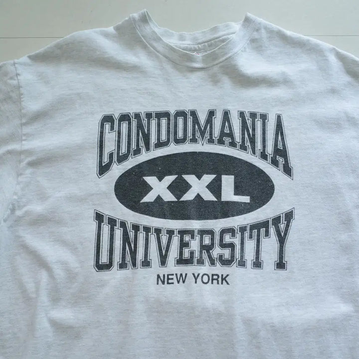 [BUNJANG] Hanes Condomania Printed Single Stitch T-shirt / 90s USA Hanes 콘도마니아 프린팅 싱글스티치 티셔츠