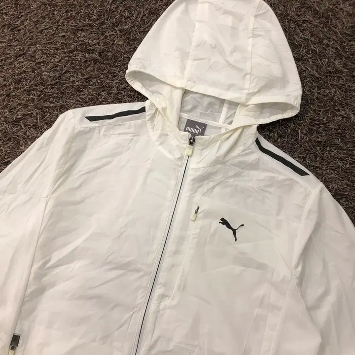 [BUNJANG] Puma White Nylon Hooded Windbreaker Jacket / L 푸마 화이트 나일론 후드 바람막이 자켓